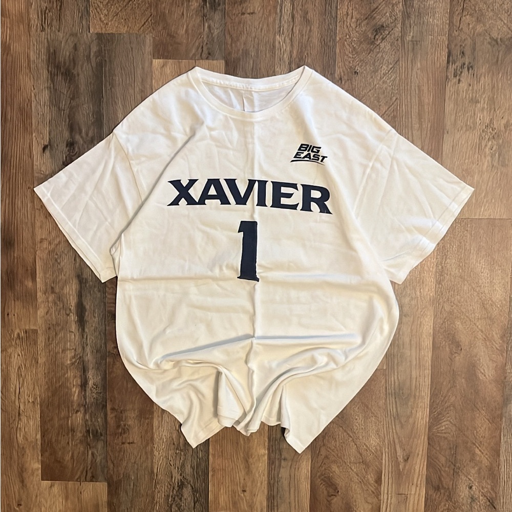 University of Xavier Musketeers Jersey Tee (Size Large)